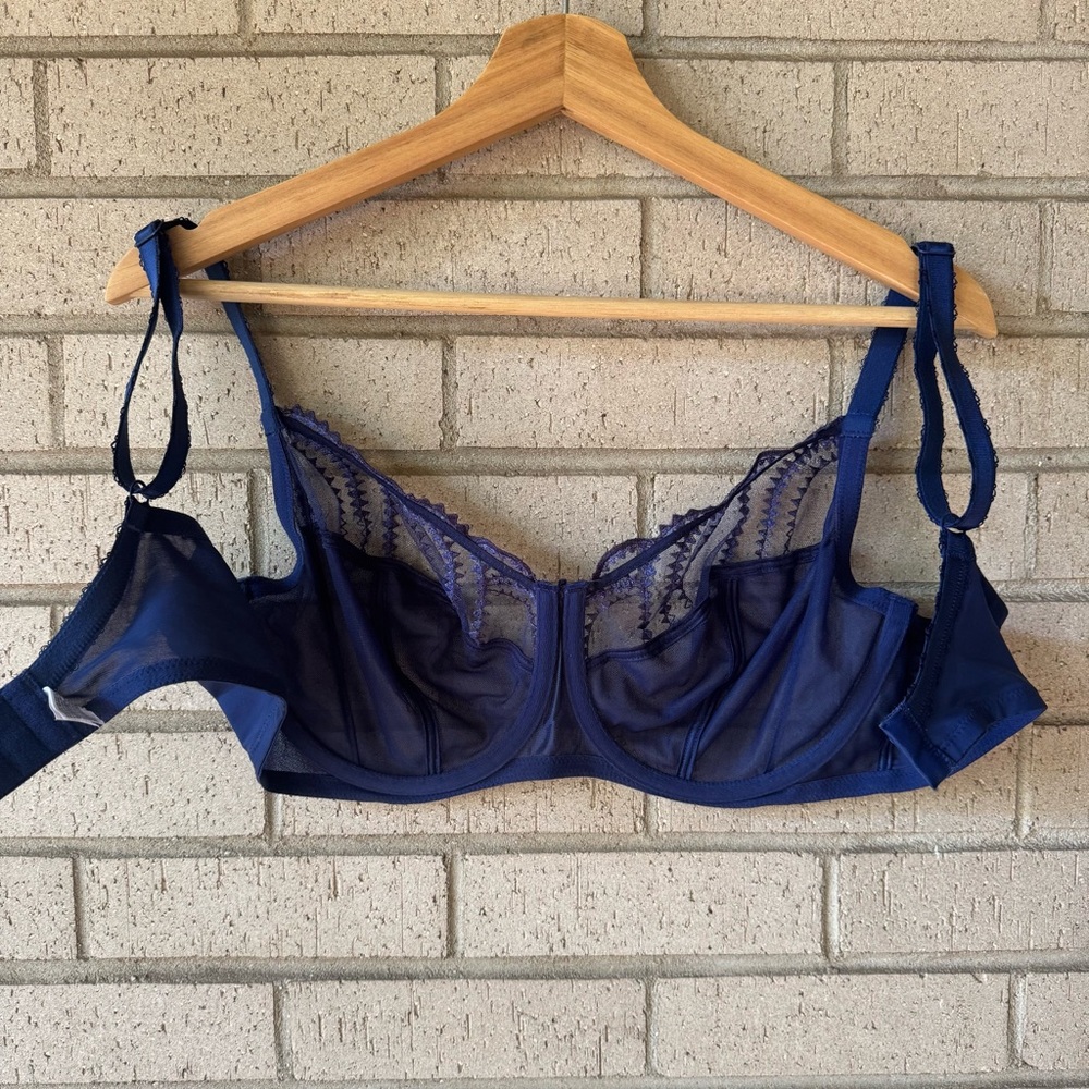 Wacoal Evocative Edge Blue Navy Sheer Lace Bra 855304 Size 36DD - Picture 6 of 7